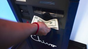 "Quienes envían remesas no usan Bitcoin porque tienen desconfianza", explican economistas