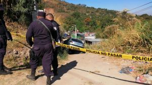 Doble homicidio en la colonia Santa Rita de Ayutuxtepeque: Los cuerpos de las víctimas están dentro de un vehículo