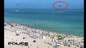 Captan en video momento en el que un helicóptero cae al mar frente a la costa de Miami Beach
