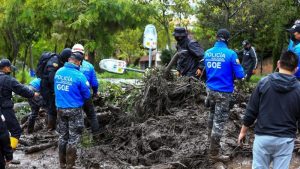 TRAGEDIA EN ECUADOR: Aluvión en la capital deja 18 fallecidos y una decena de desaparecidos