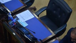 "Curul de diputada Margarita Escobar queda suspendida... Junta Directiva no puede hacer una sustitución", dice Numan Salgado