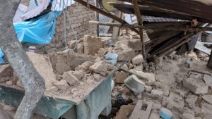 ¡Impactante! Cámara de tráfico capta el instante preciso del violento terremoto de esta madrugada