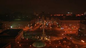 Se escuchan fuertes explosiones en el centro de Kiev durante segundo día de la invasión de Rusia a Ucrania