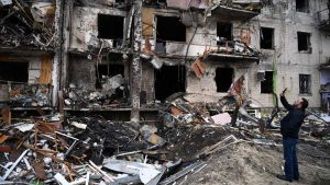 Explosiones, más muertos, daños y desplazados en Ucrania