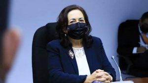 “No he recibido ningún sobresueldo”, aseguró la ex diputada del FMLN, Yanci Urbina, en comisión especial