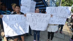 "Devuelvan lo robado": Familiares y motoristas protestan durante audiencia de empresario de transporte Catalino Miranda