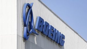 Boeing se une a la suspensión de servicios a Rusia y dejará de prestar apoyo a aerolíneas