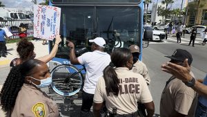 Proyecto de ley aprobado por Florida puede cerrar albergues de menores indocumentados