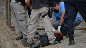 "Tenía unas dos horas de muerto". Hombre fue asesinado y abandonado en calle antigua a Nejapa