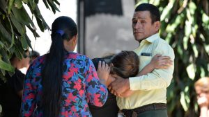 "¡Quiero a mi papá!": Hija de albañil asesinado en colonia Hilario Pérez, Quezaltepeque