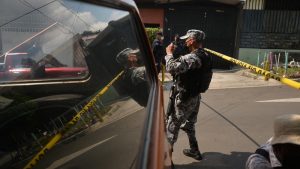 Pareja es hallada muerta en motel de San Salvador