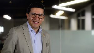 “La esperanza es que la fase aguda de la pandemia va a terminar este año”, dice intensivista Batres Baires