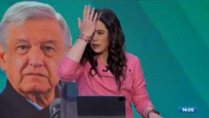 VIDEO: Momento en el que presentadora de noticias sale al aire en evidente estado de ebriedad