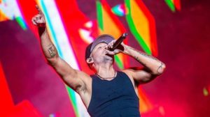 Residente ofrece polémica presentación durante el festival Vive Latino 2022
