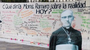 "¿Qué diría Monseñor Romero sobre la realidad hoy?”, una pancarta con la voz de los salvadoreños