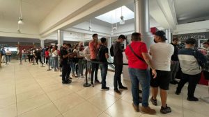 Salvadoreños se alborotan por entradas al Bichota Tour Reloaded de Karol G