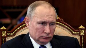 VIDEO: Los gestos y movimientos corporales de Putin que encienden las alarmas de problemas de salud