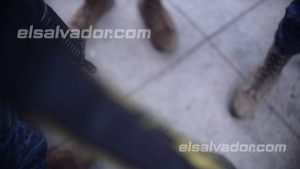 Militares agreden a fotoperiodista de El Diario de Hoy y le borran material fotográfico