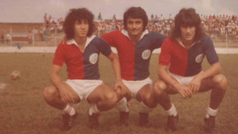 magico gonzales fotos historicas de su vida como futbolista (4)