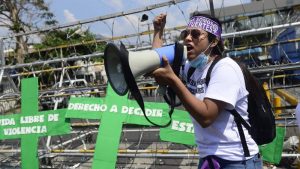 "Nos están desapareciendo y matando": Mujeres salen a las calles a marchar en el Día Internacional de la Mujer