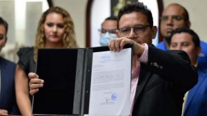 Educación pide a Asamblea aval para invertir en más de 2,000 centros educativos que no están legalizados a nombre de ese ministerio