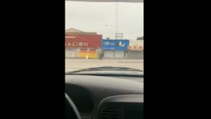 Video: A plena luz del día sicarios protagonizan persecución y balacera en Río Bravo