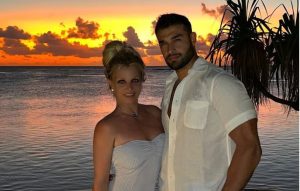 Sam Asghari prometido de Britney Spears rompe el silencio sobre el anuncio de embarazo