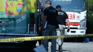 FOTOS: Hombre mató a dos pasajeros con un cuchillo dentro de microbús de la ruta 52