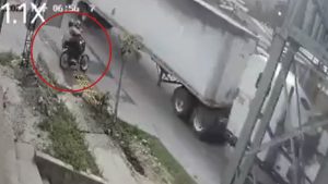 Una familia muere en Honduras al chocar contra tráiler mientras iban en motocicleta
