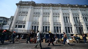 Edificios tras desalojo de ventas informales en el Centro de San Salvador