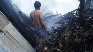 "No logré sacar ni el celular". Incendio destruyó tres casas en Mejicanos