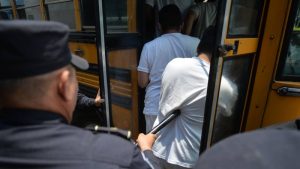 A 30 días del régimen de excepción, Cristosal registra "detenciones arbitrarias, tratos inhumanos y violaciones a las garantías judiciales"