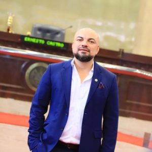 Salario de la asistente de un diputado de Nuevas Ideas es pagado con fondos del Ministerio de Educación, afirma El Faro