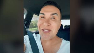 VIDEO. “Cuando uno opina x opinar”. Tiktoker mexicano defiende a El Salvador
