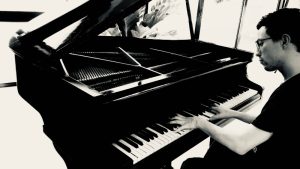 Pianista salvadoreño Mauricio Trabanino presenta "Reiterations", un álbum con piezas clásicas renovadas