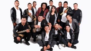 ¡Qué buena onda! Grupo La Colección celebra 30 años cantando y bailando sobre los escenarios