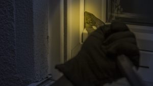 ¿En que se fijan los ladrones para robar en una casa? 7 consejos que darán más seguridad a tu hogar en vacaciones