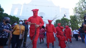 Pueblos se resisten a perder su identidad si gobierno reduce municipios