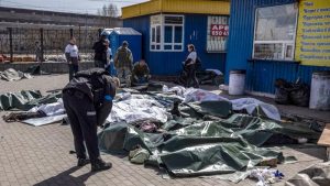 Al menos 40 civiles han muerto en bombardeo a estación de tren en el este de Ucrania