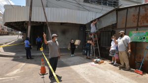 "No hay paso peatonal": calle Rubén Darío cerrada y negocios a la espera de clientes