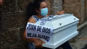 FOTOS: Familiares reciben a los 42 años las osamentas de la masacre del río Sumpul