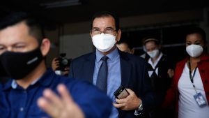 Denuncian hostigamiento y amenazas contra exjuez del caso El Mozote