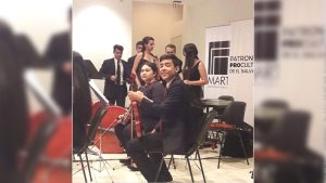 Padre reclama libertad para su hijo, un violinista, capturado durante régimen de excepción