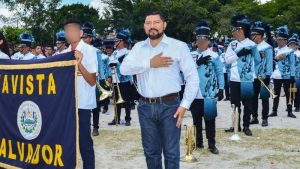 "No es justo, sus alumnos lo esperan": familia de maestro detenido en redada pide su libertad