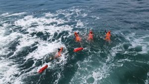 Rescatan a joven de morir ahogado en playa San Diego