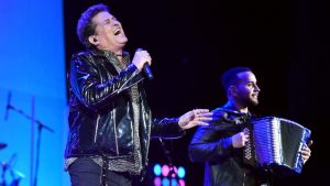 Carlos Vives conecta el pasado con el presente en su álbum Cumbiana II