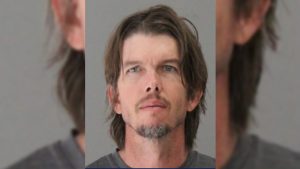 Médico en Texas es acusado de agredir sexualmente a dos pacientes con alcohol