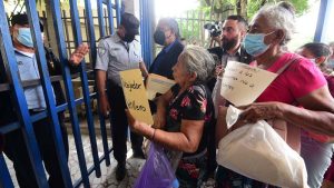 Familiares de detenidos durante régimen piden a la Corte Suprema de Justicia su liberación