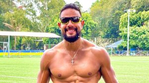 "Grosero", Billy Calderón muestra pectorales y abdomen y alborota a sus fans, hombres y mujeres