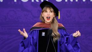 Taylor Swift obtiene un doctorado honorario por la Universidad de Nueva York